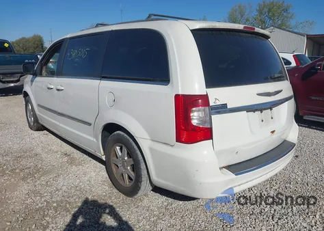2011 Chrysler Town & Country Touring z USA, uszkodzony, nr VIN 2A4RR5DG2BR771273